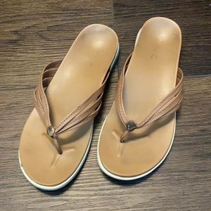 Vionic thong sandal